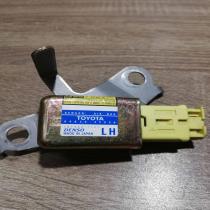 89830 42020 187900 1141  Airbag deployment crash/impact sensor Toyota RAV 4 (XA2