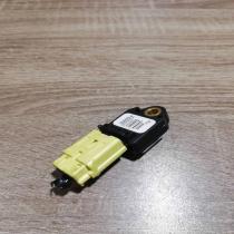 89831 0H010   Airbag deployment crash/impact sensor Toyota Yaris