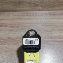 89831 02080   Airbag deployment crash/impact sensor Toyota Auris 150
