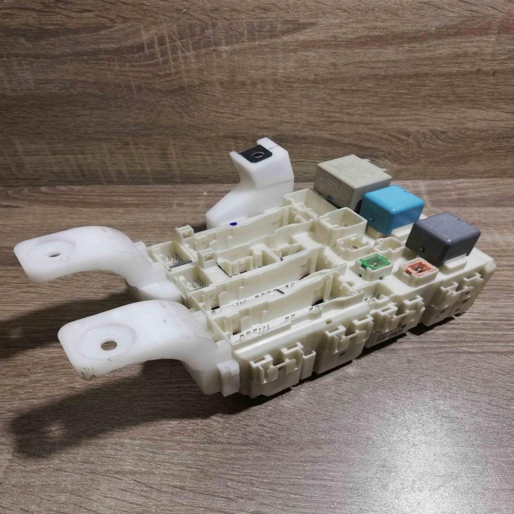 82730 47290   Fuse module Toyota Prius (XW20)