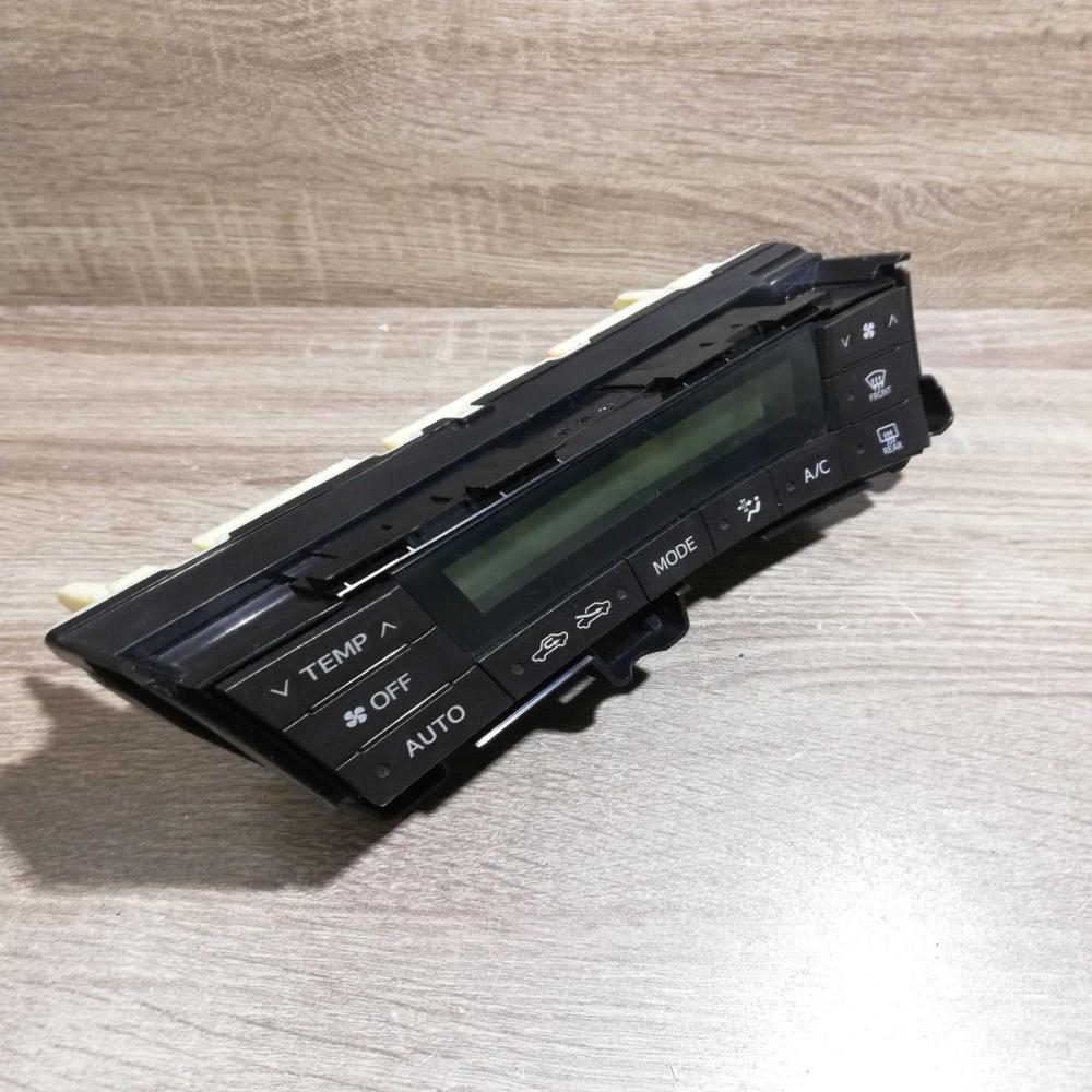 55900 47020   Climate control unit Toyota Prius (XW20)