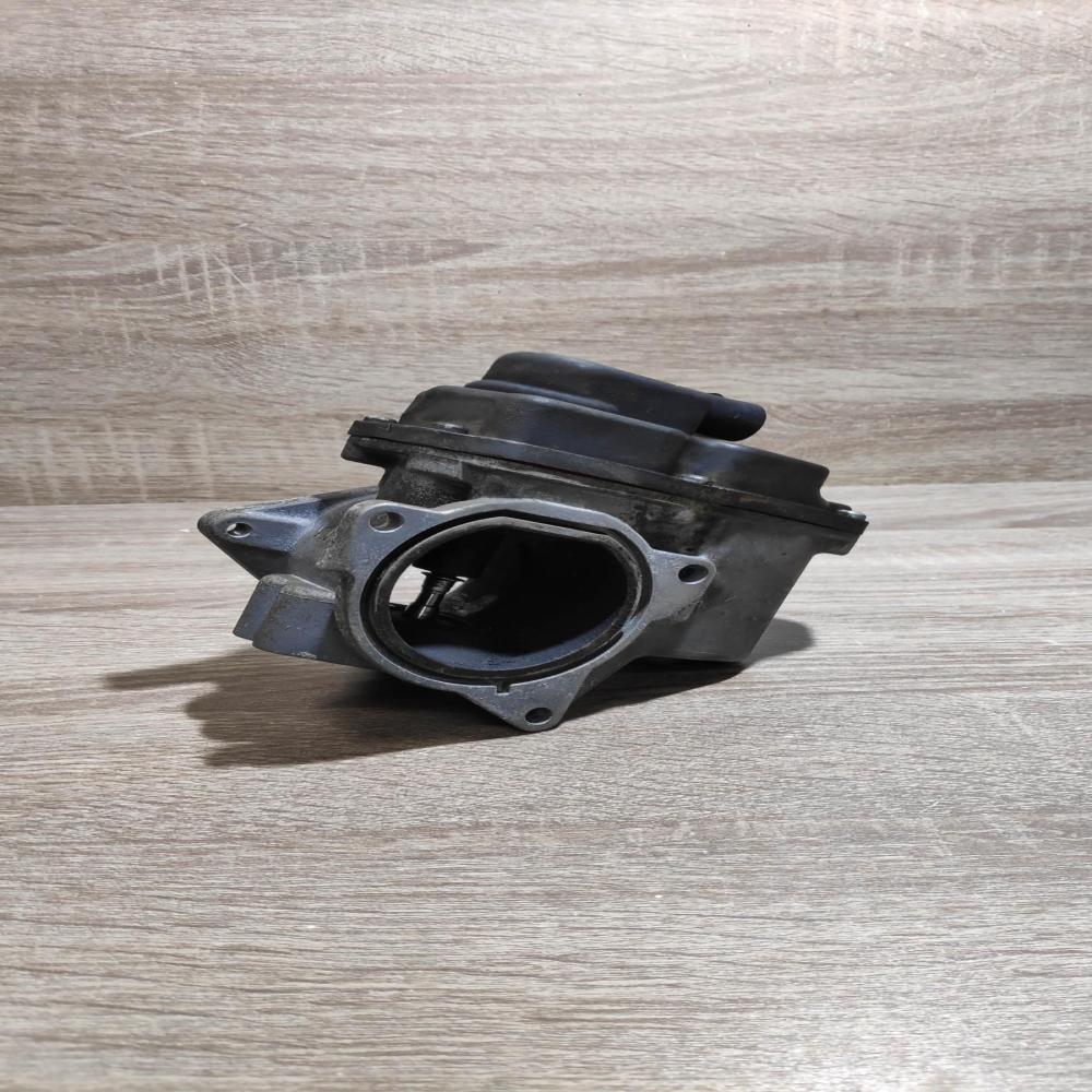DC2   EGR valve Audi A4 S4 B8 8K