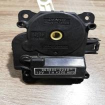 063800 0240   Air flap motor/actuator Toyota Prius (XW20)