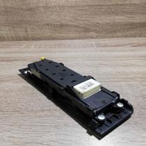 84822 000f0   Electric window control switch Toyota Avensis T250