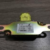 lc6257kc0b 2j09a  Airbag deployment crash/impact sensor Mazda MPV