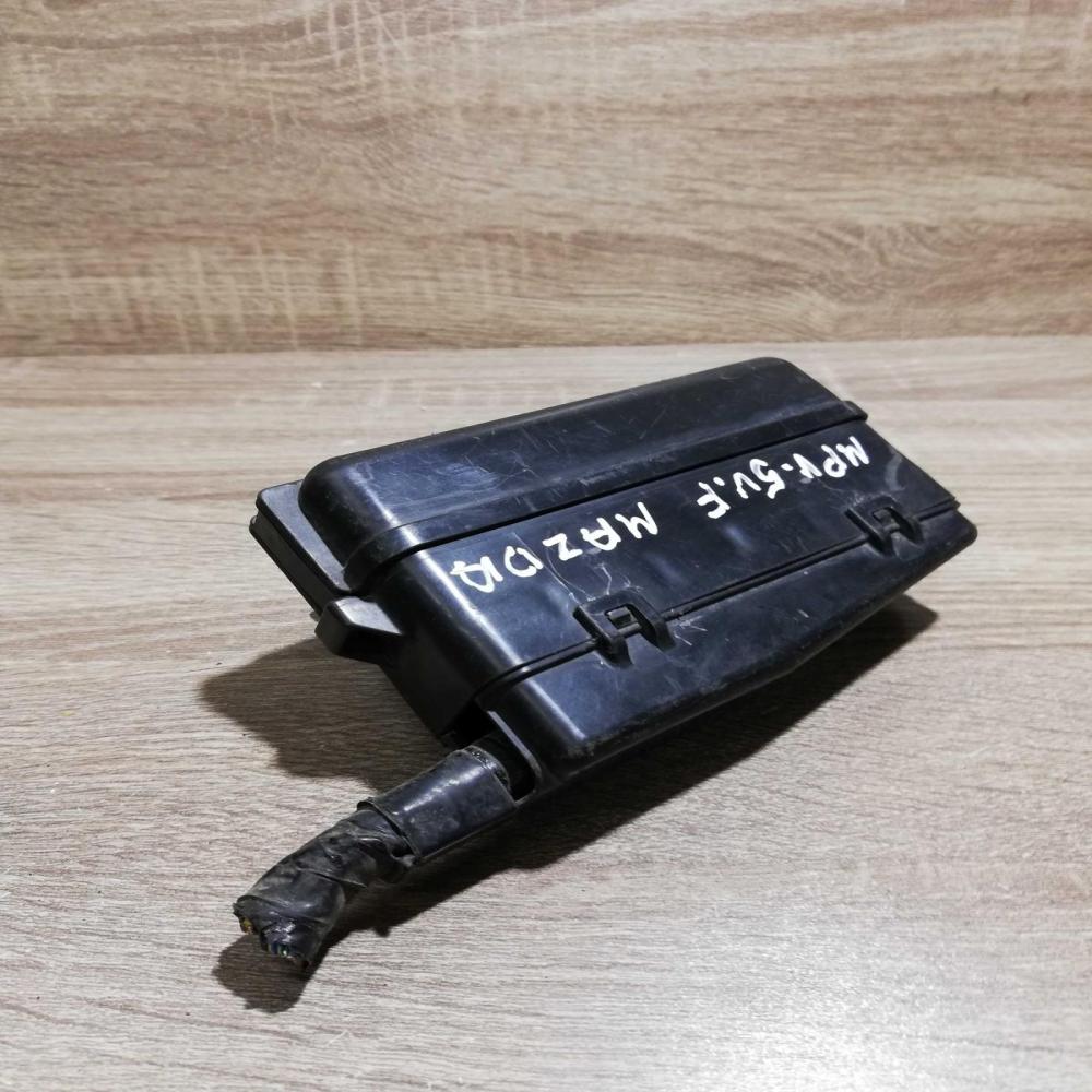 69294-81   Fuse module Mazda MPV