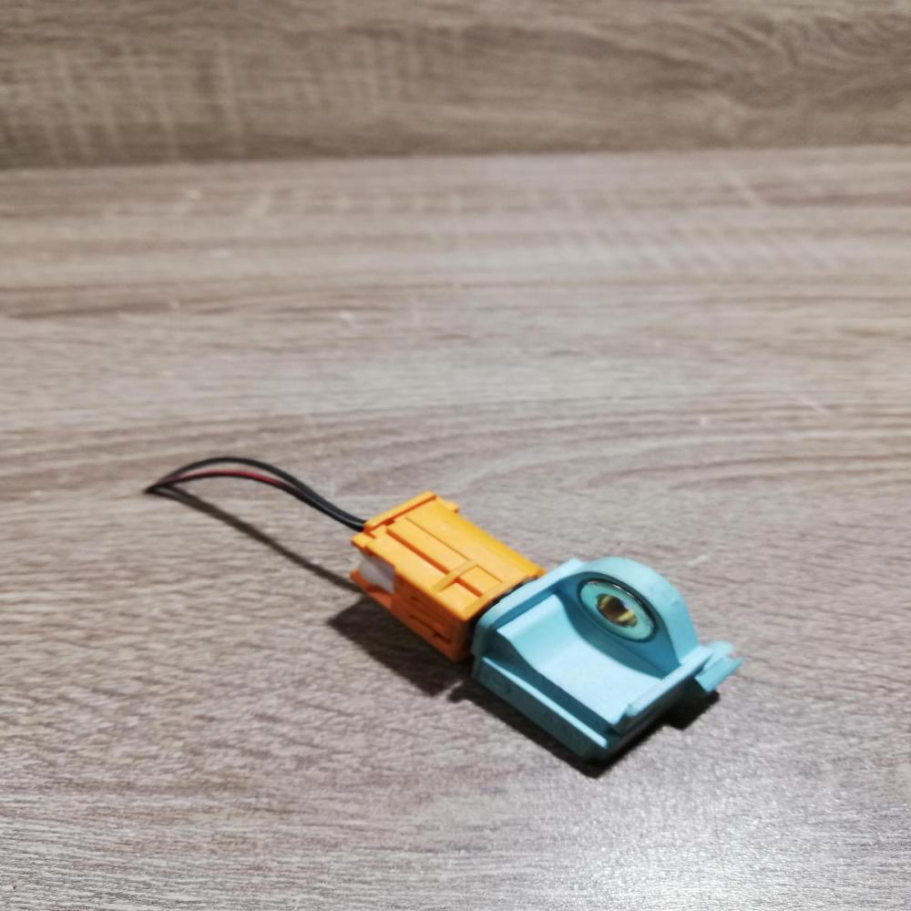 57kc0 5wk43826  Airbag deployment crash/impact sensor Mazda 6