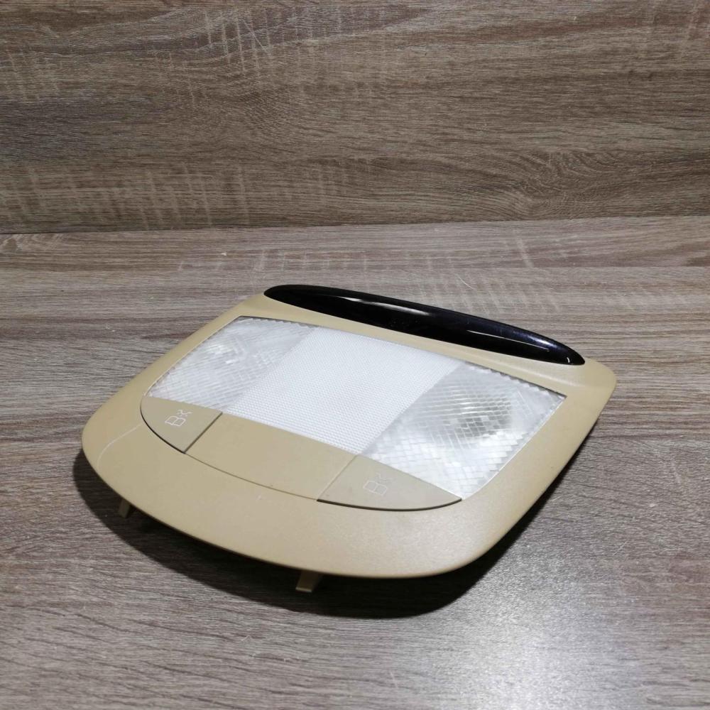 a1715420123   Front seat light Mercedes-Benz GL X164