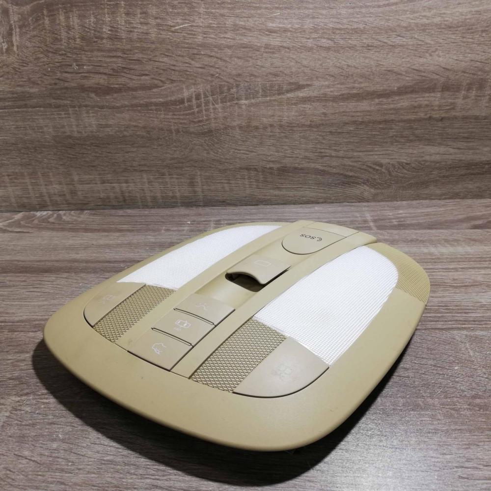 a1648208901 03106816  Front seat light Mercedes-Benz GL X164