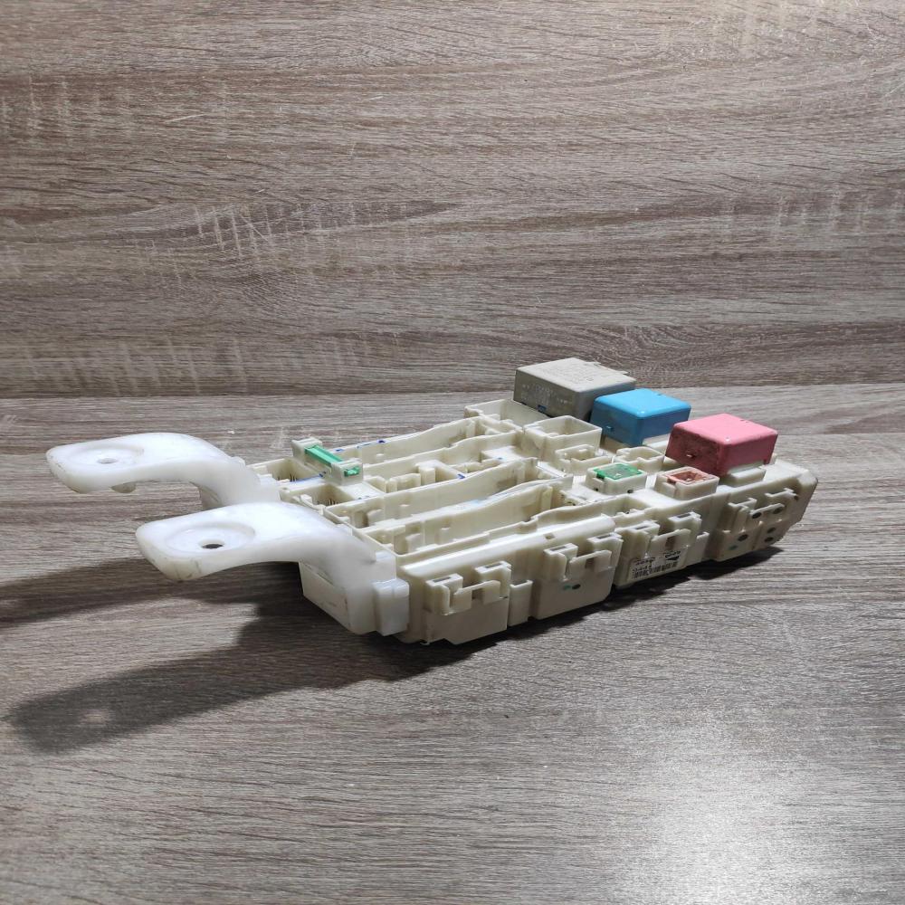 82730 47290 8d16 1275  Fuse module Toyota Prius (XW20)