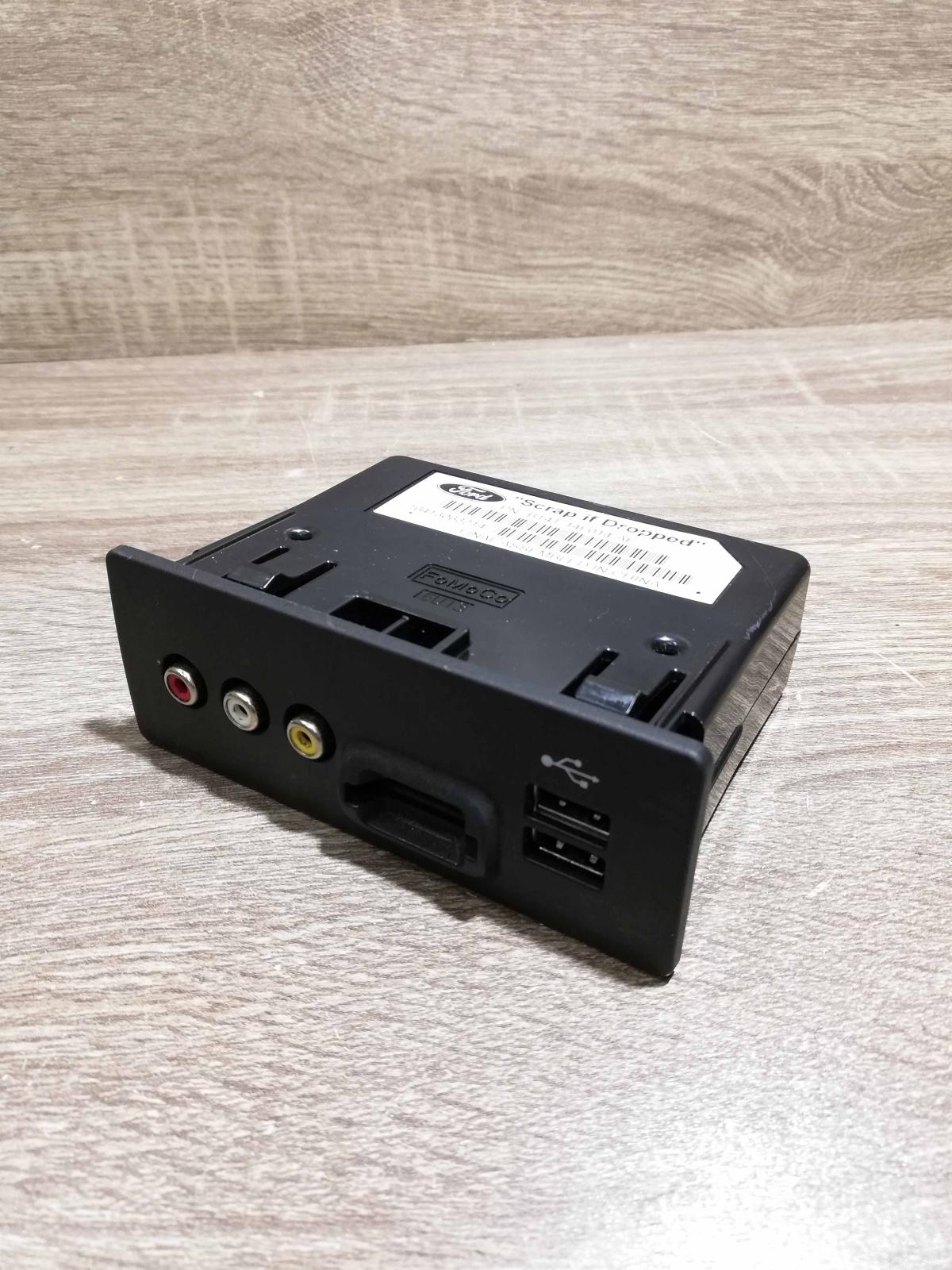 bt4t 14f014 ae   USB control unit Ford Fusion II