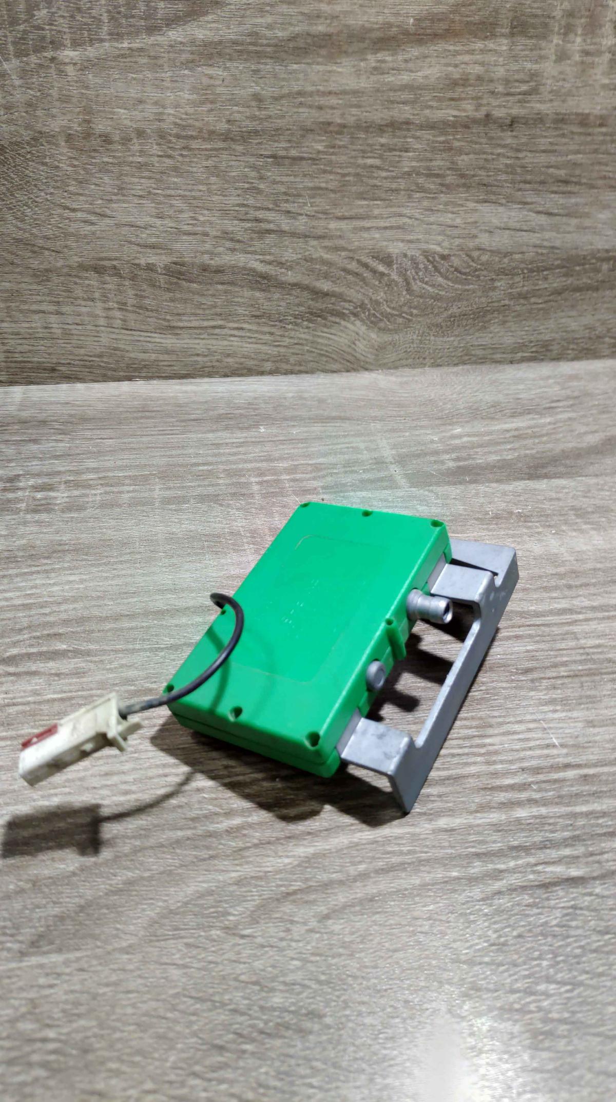 30679286 13003500  Aerial antenna amplifier Volvo S60