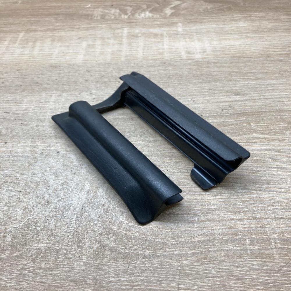 2119191220   Front driver seat rail trim Mercedes-Benz E W211