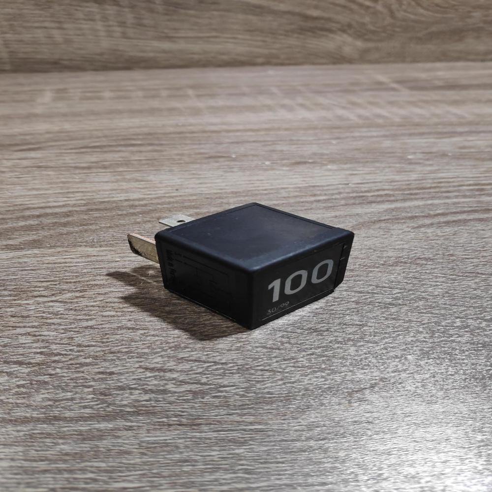7m0951253a 95vw10k705ca 100 Other relay Volkswagen Golf IV