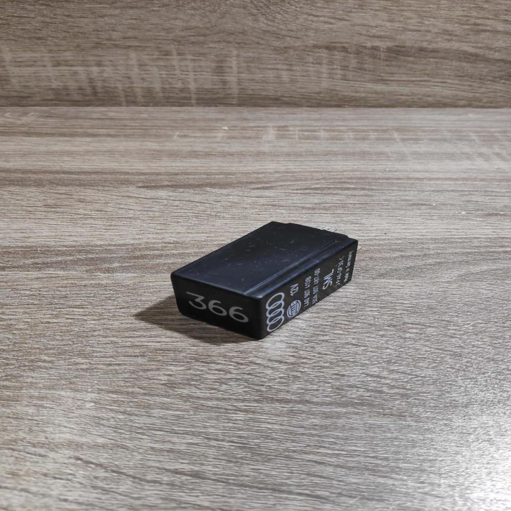 4a0907413b  366 Other relay Audi A6 S6 C4 4A