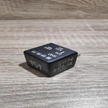191945383  151 Other relay Audi 100 S4 C4