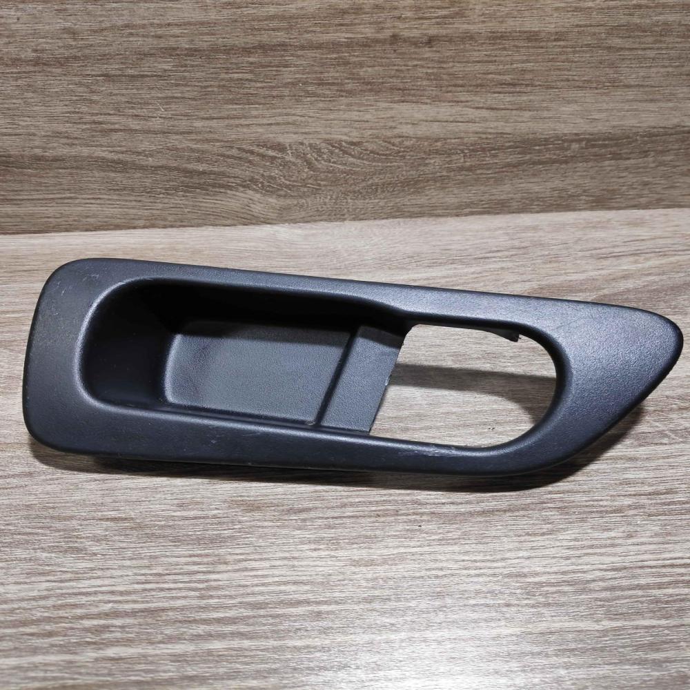 82682 jd00a   Other rear door trim element Nissan Qashqai