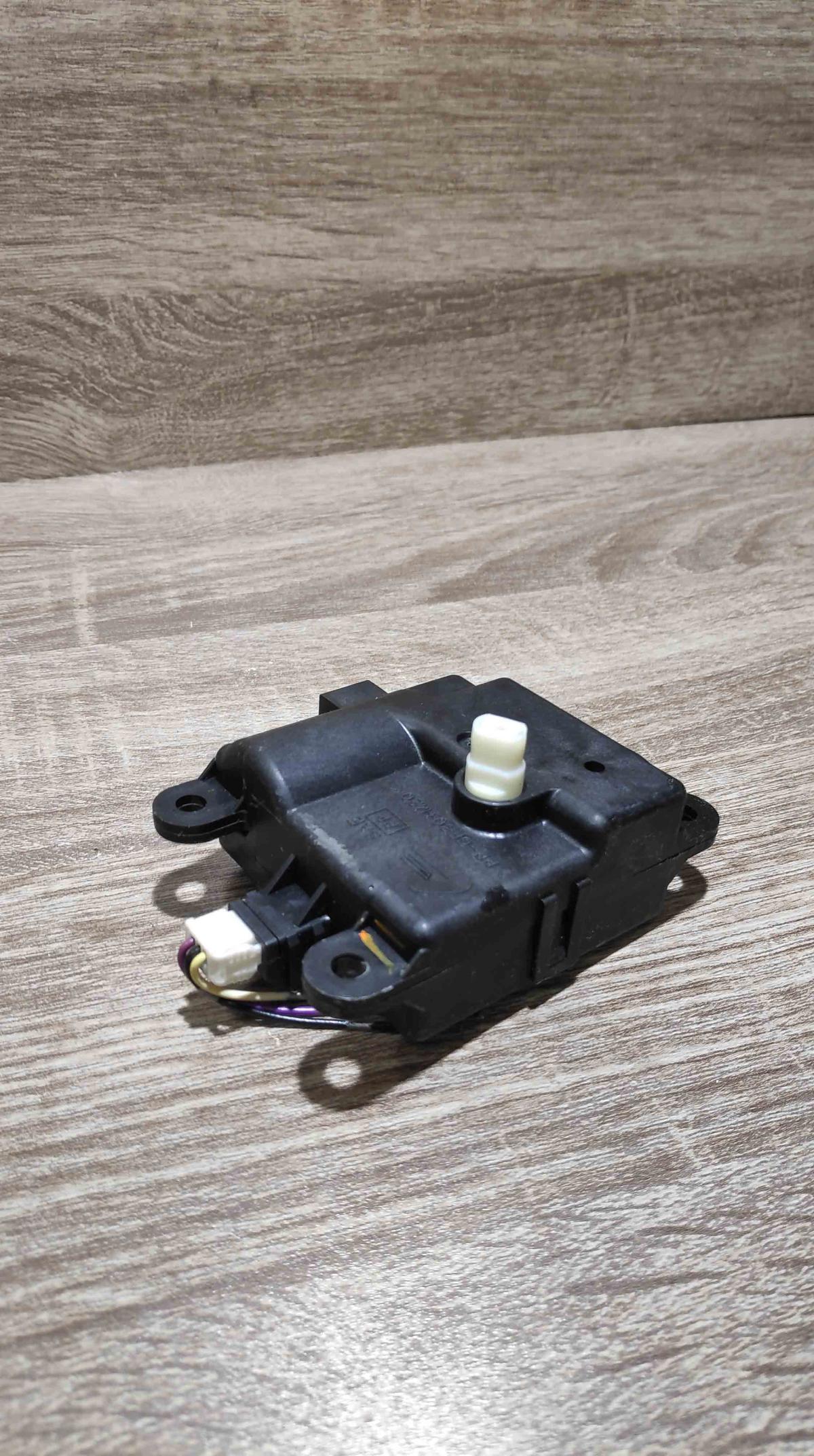 a24842a7702001 070215a  Air flap motor/actuator Nissan Qashqai