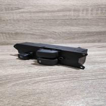 756907x1 mr194815  Electric window control switch Mitsubishi Colt