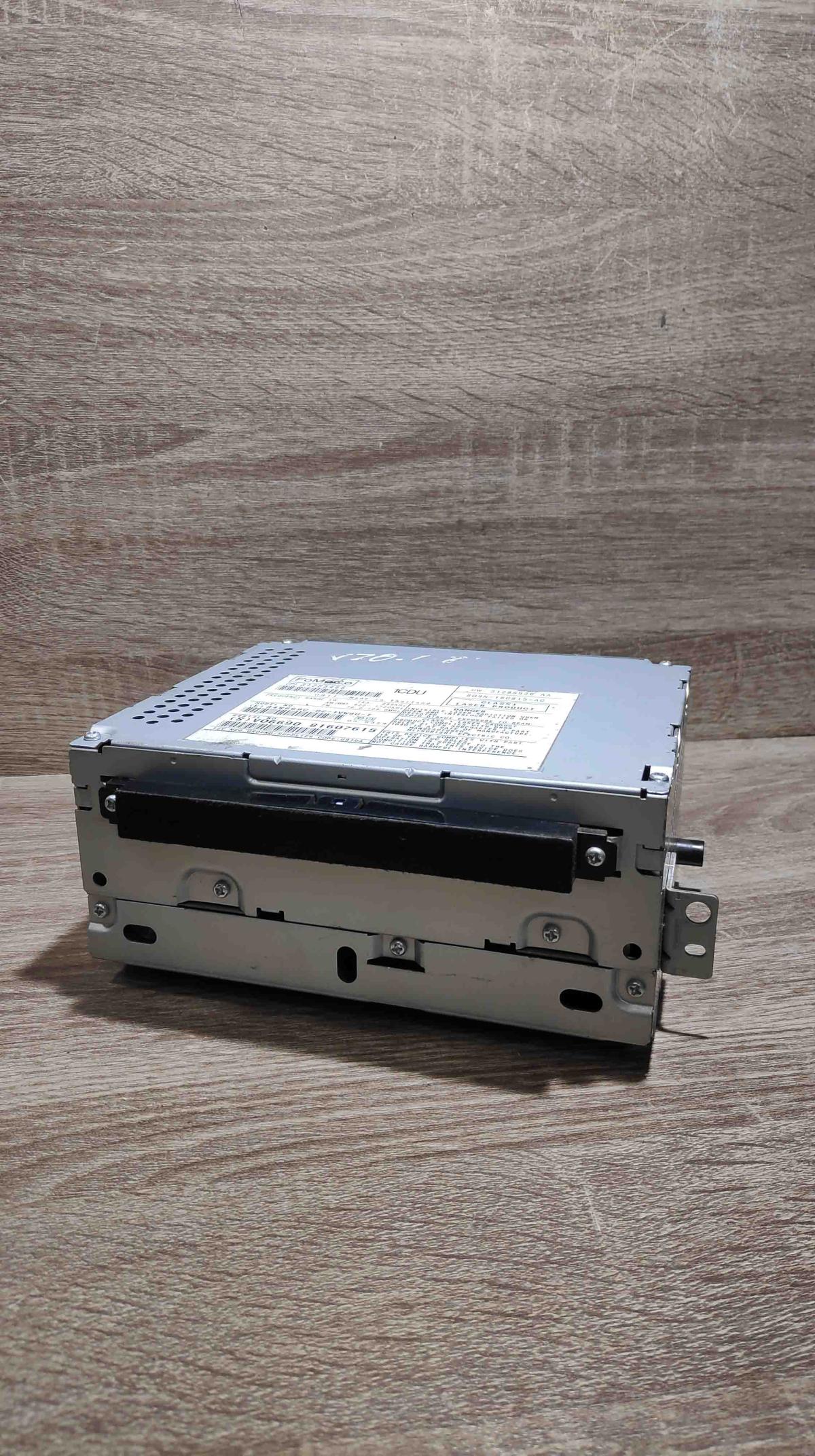 31285455   Radio/CD/DVD/GPS head unit Volvo V70