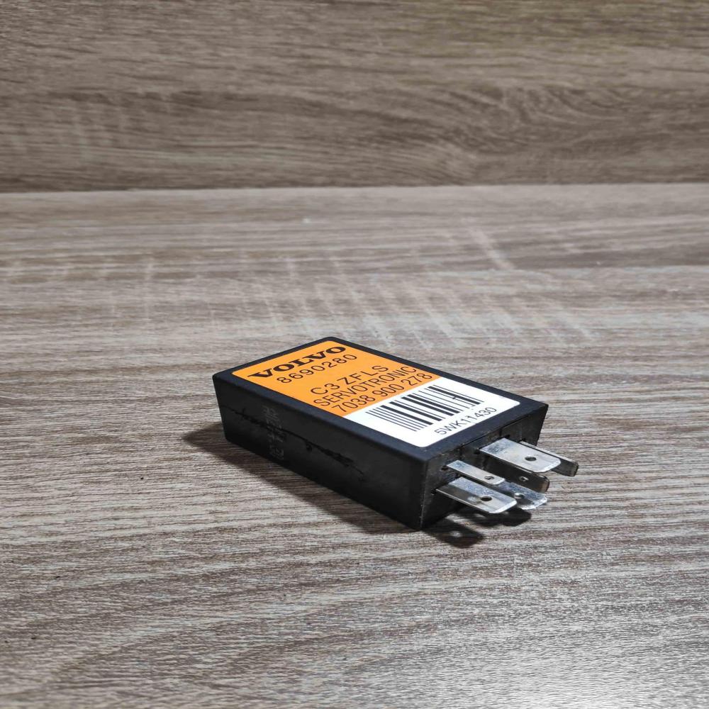 8690280 7038900278  Other relay Volvo S60
