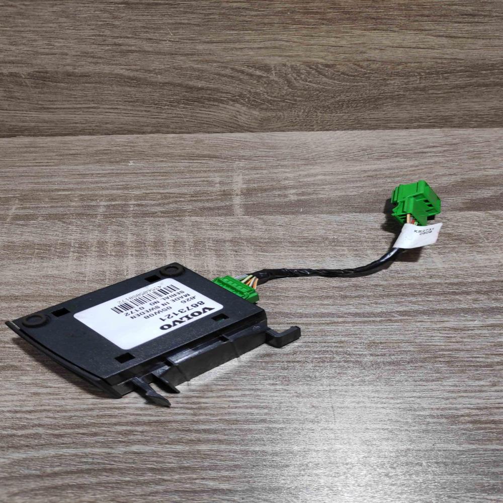 8673121 826 05w08  Phone control unit/module Volvo S40