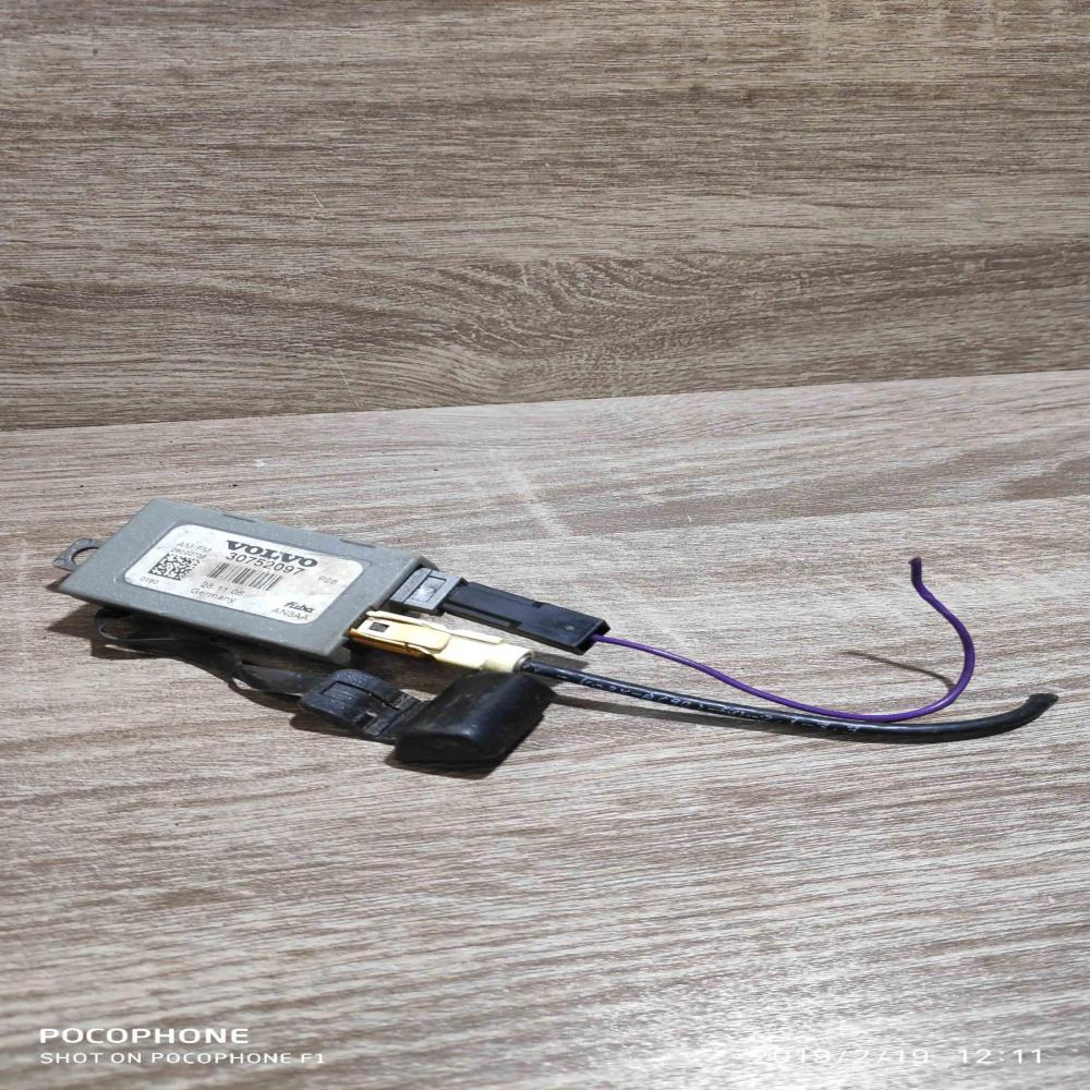 30752097   Aerial antenna amplifier Volvo XC90