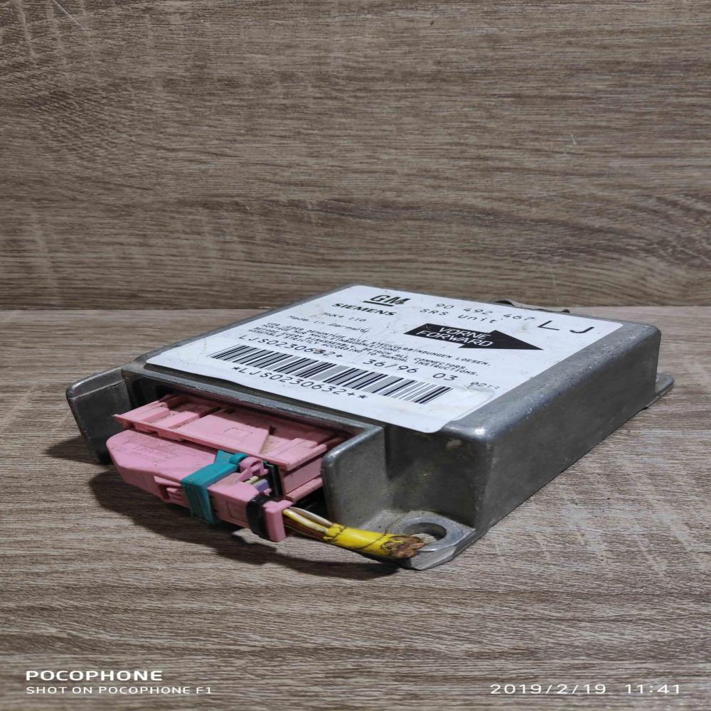 90492467 5wk4110  Airbag control unit/module Opel Omega B1
