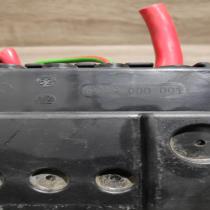 19249 000 001   Fuse module Land Rover Range Rover L405