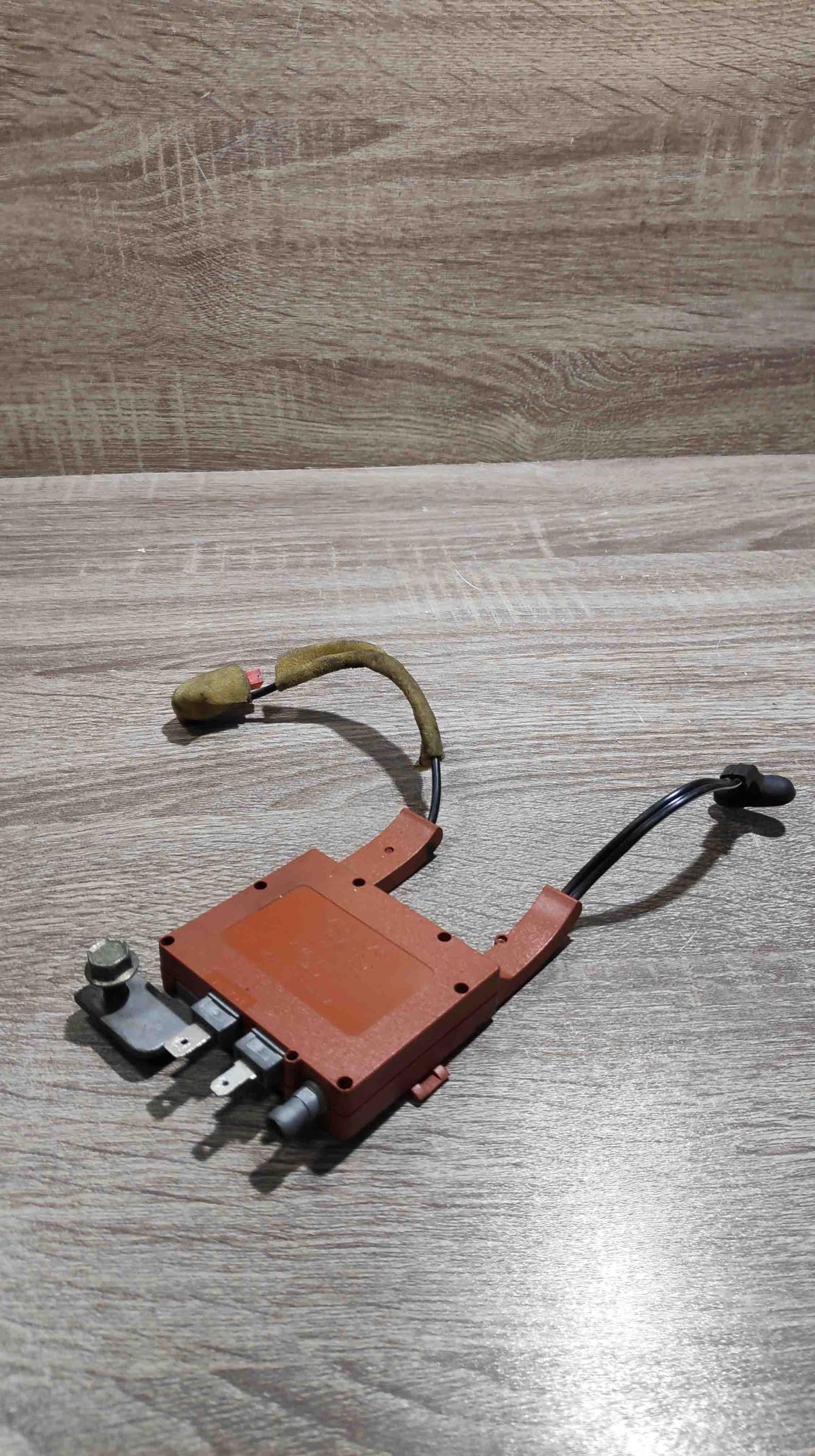 30679283   Aerial antenna amplifier Volvo S60