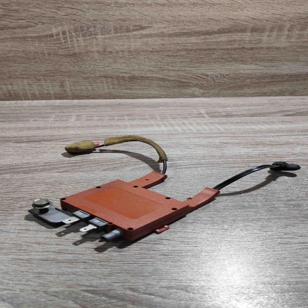 30679283   Aerial antenna amplifier Volvo S60