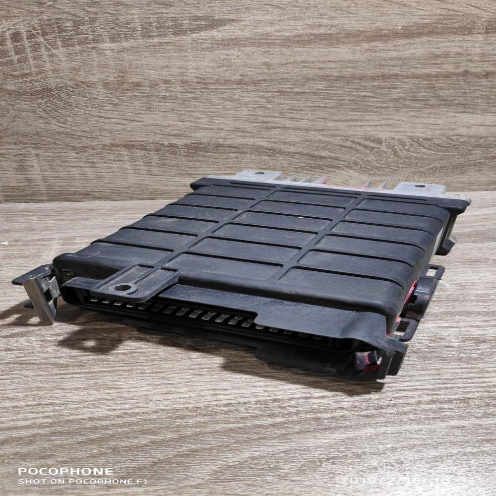 443907311b 02611200261  Engine control unit/module ECU Volkswagen Golf III