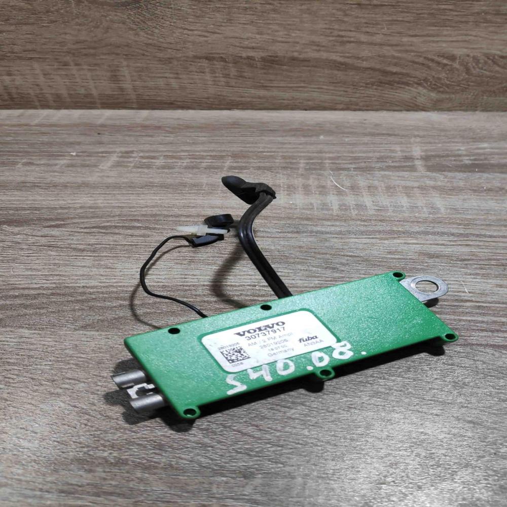 30737917   Aerial antenna amplifier Volvo V50