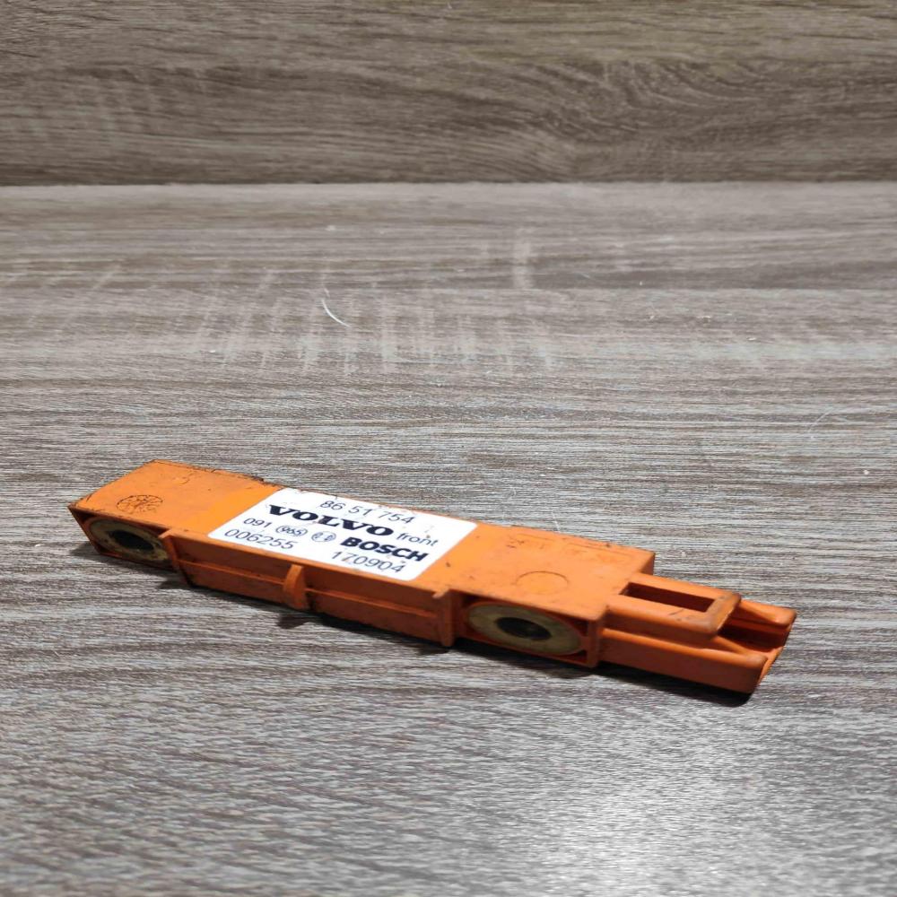 8651754 006255  Airbag deployment crash/impact sensor Volvo XC90