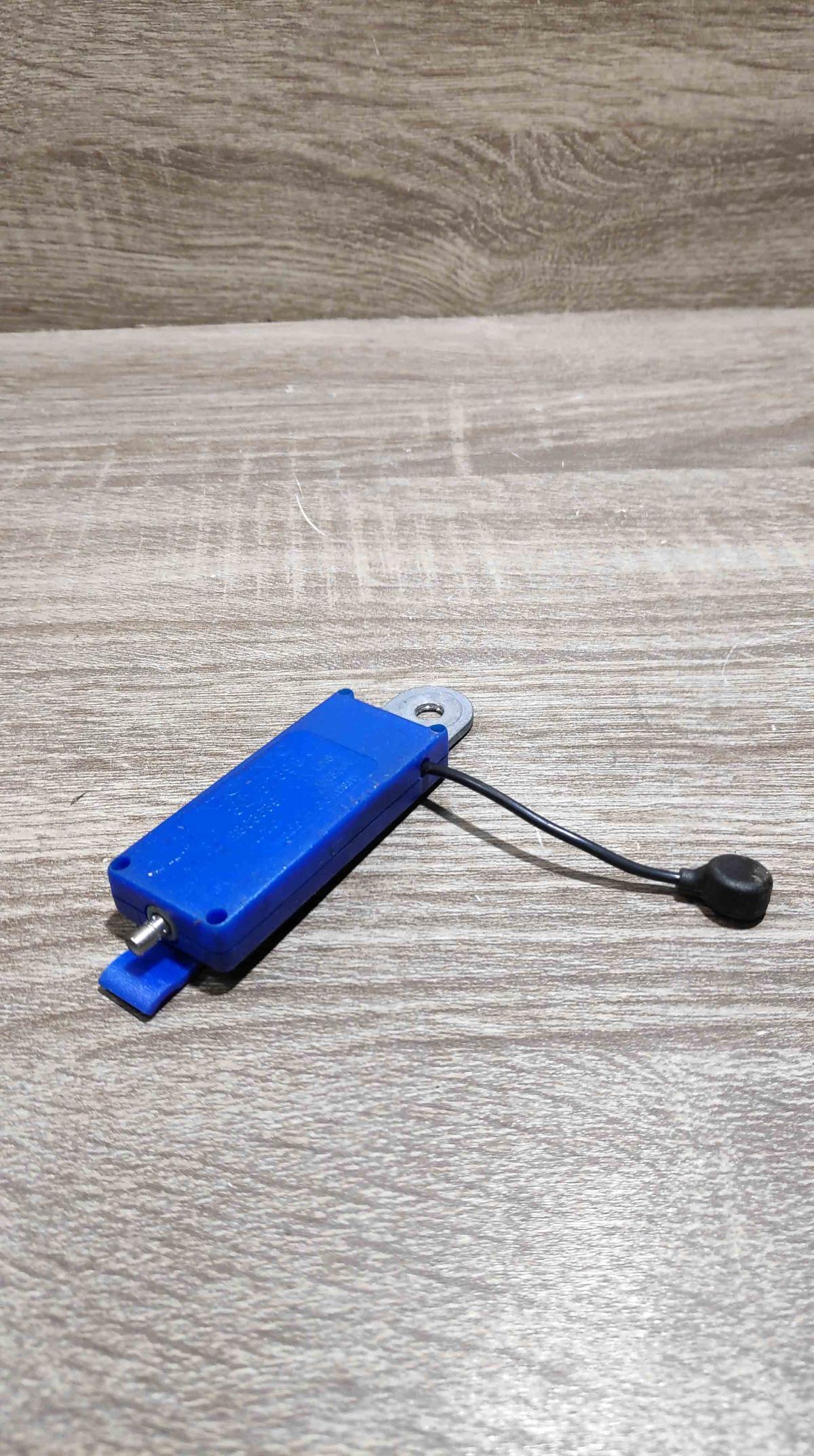 30752898 28036397  Aerial antenna amplifier Volvo S70  V70  V70 XC