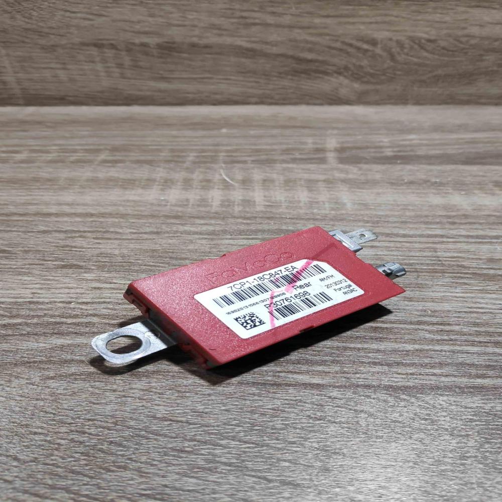 7cp1 18c847 ea   Aerial antenna amplifier Volvo S60