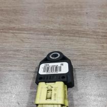 89173 05040   Airbag deployment crash/impact sensor Toyota Avensis T250