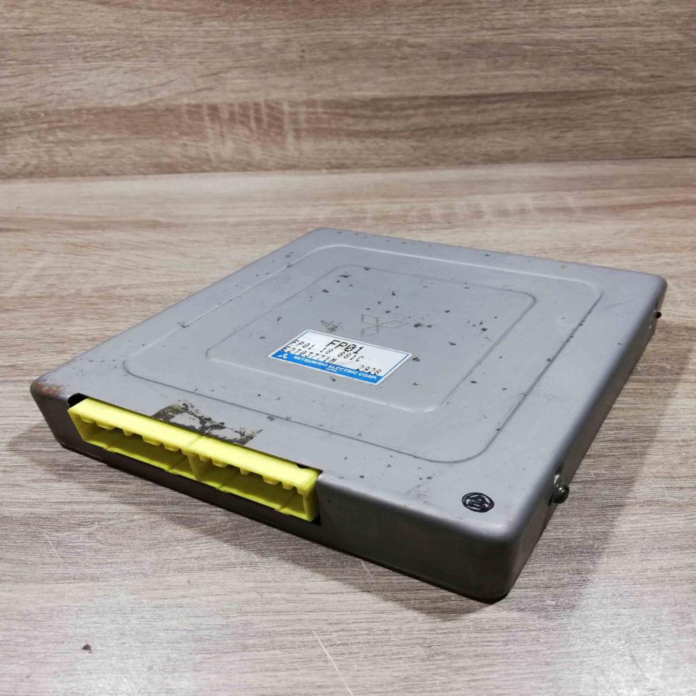 fp0118881c e2t03771m  Engine control unit/module ECU Mazda 626