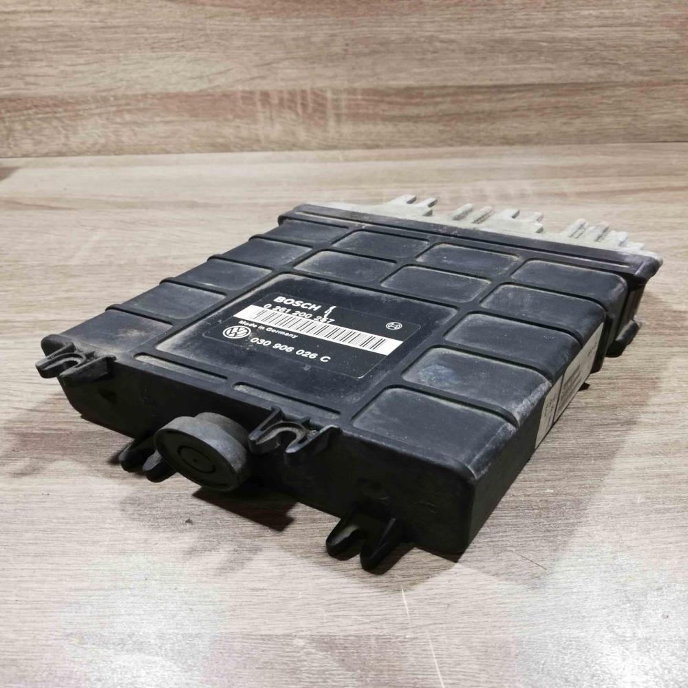 030906026c 0261200257  Engine control unit/module ECU Volkswagen Golf III