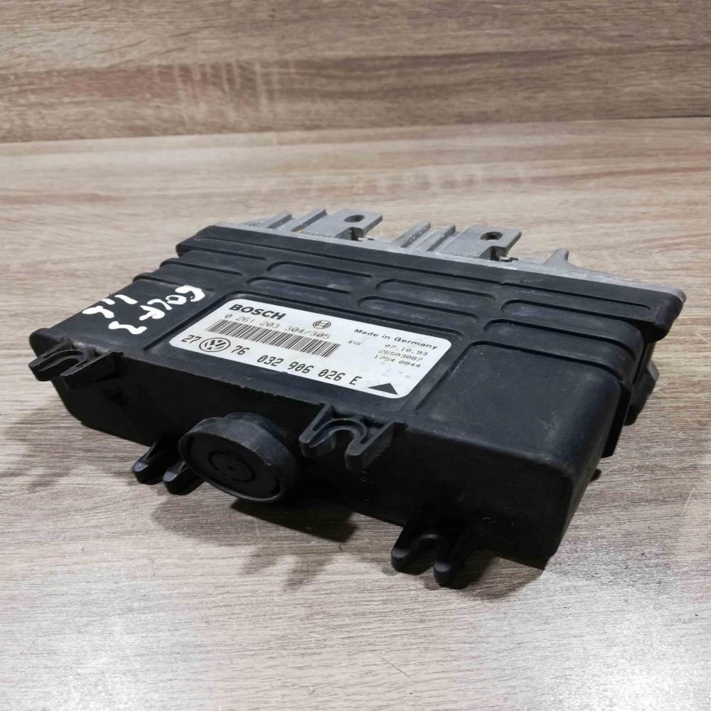 032906026e 0261203304  Engine control unit/module ECU Volkswagen Golf III