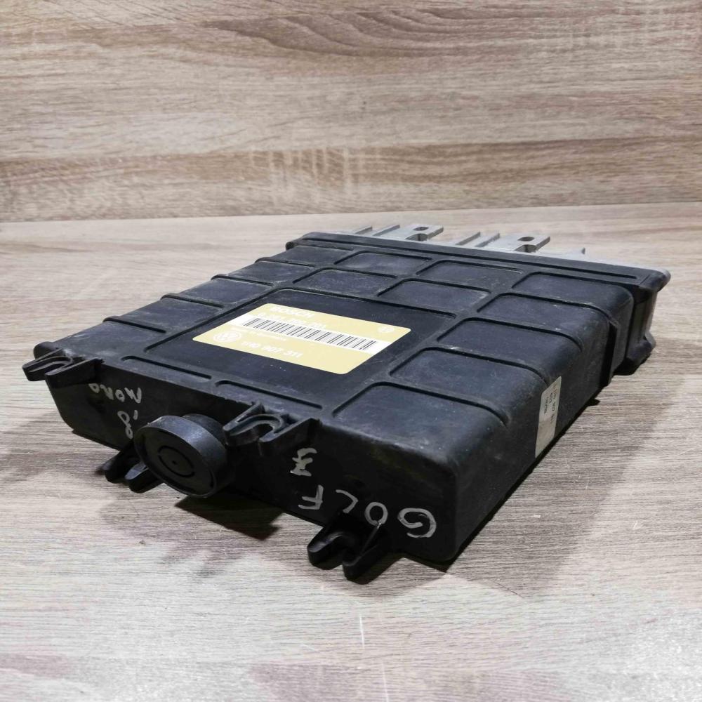 1h0907311 0261200701  Engine control unit/module ECU Volkswagen Golf III