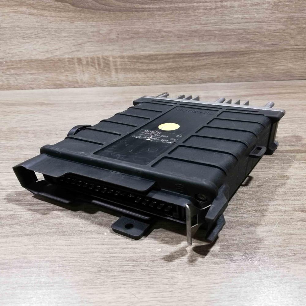 893907404 0261200220  Engine control unit/module ECU Audi 80 90 B3