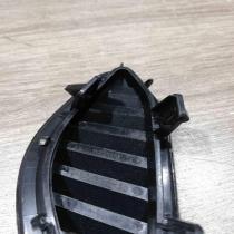 9288031   Dashboard side air vent grill/cover trim BMW X5 F15