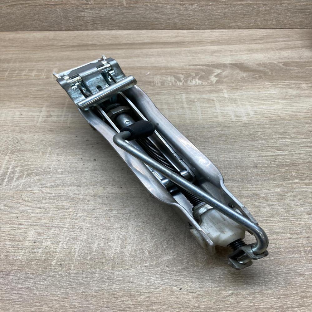 6Q0011031   Lift Jack Skoda Fabia Mk1 (6Y)