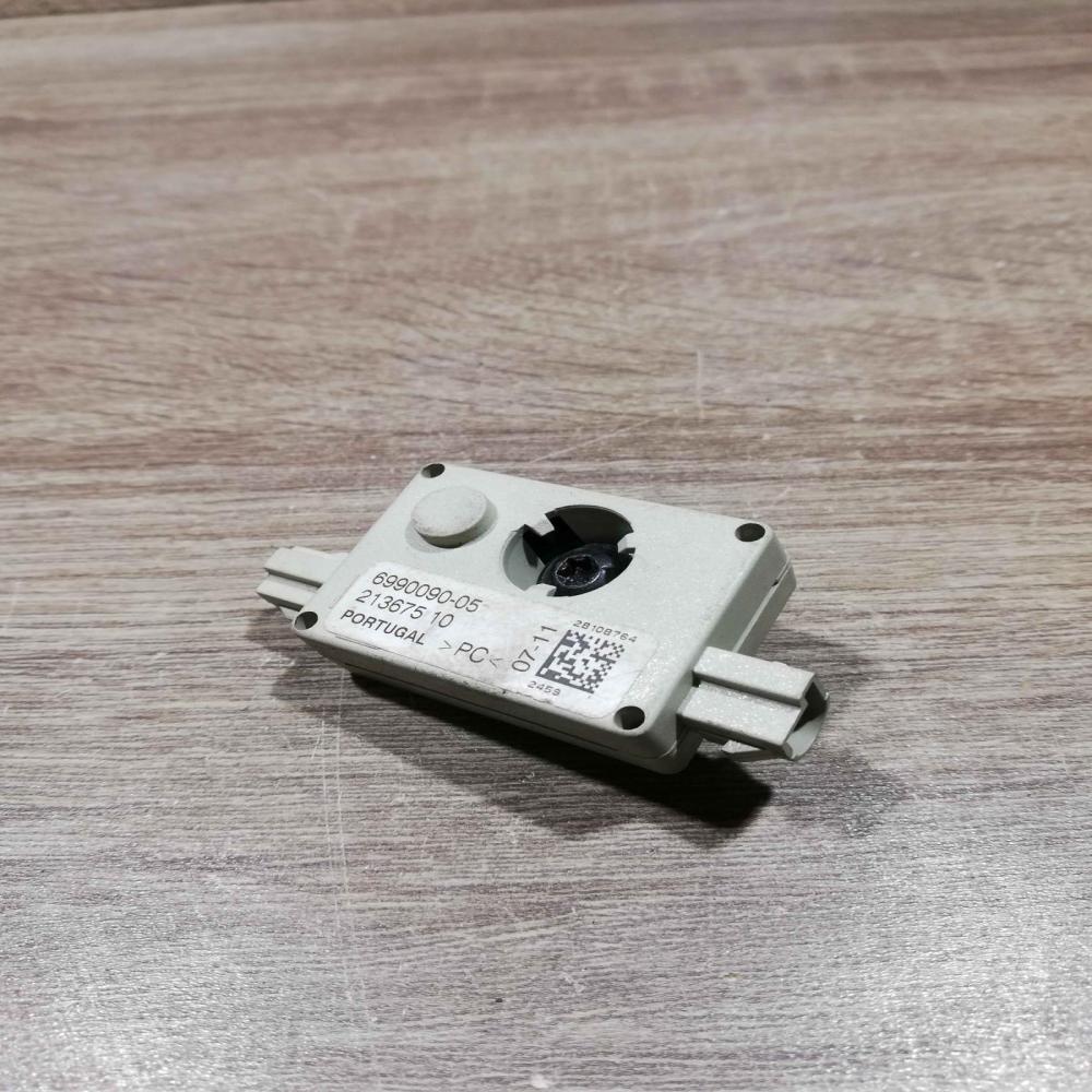 6990090 05 213675 10  Aerial antenna amplifier BMW X3 E83