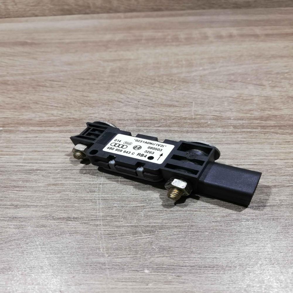 4b0959643c 080503  Airbag deployment crash/impact sensor Audi A6 S6 C5 4B