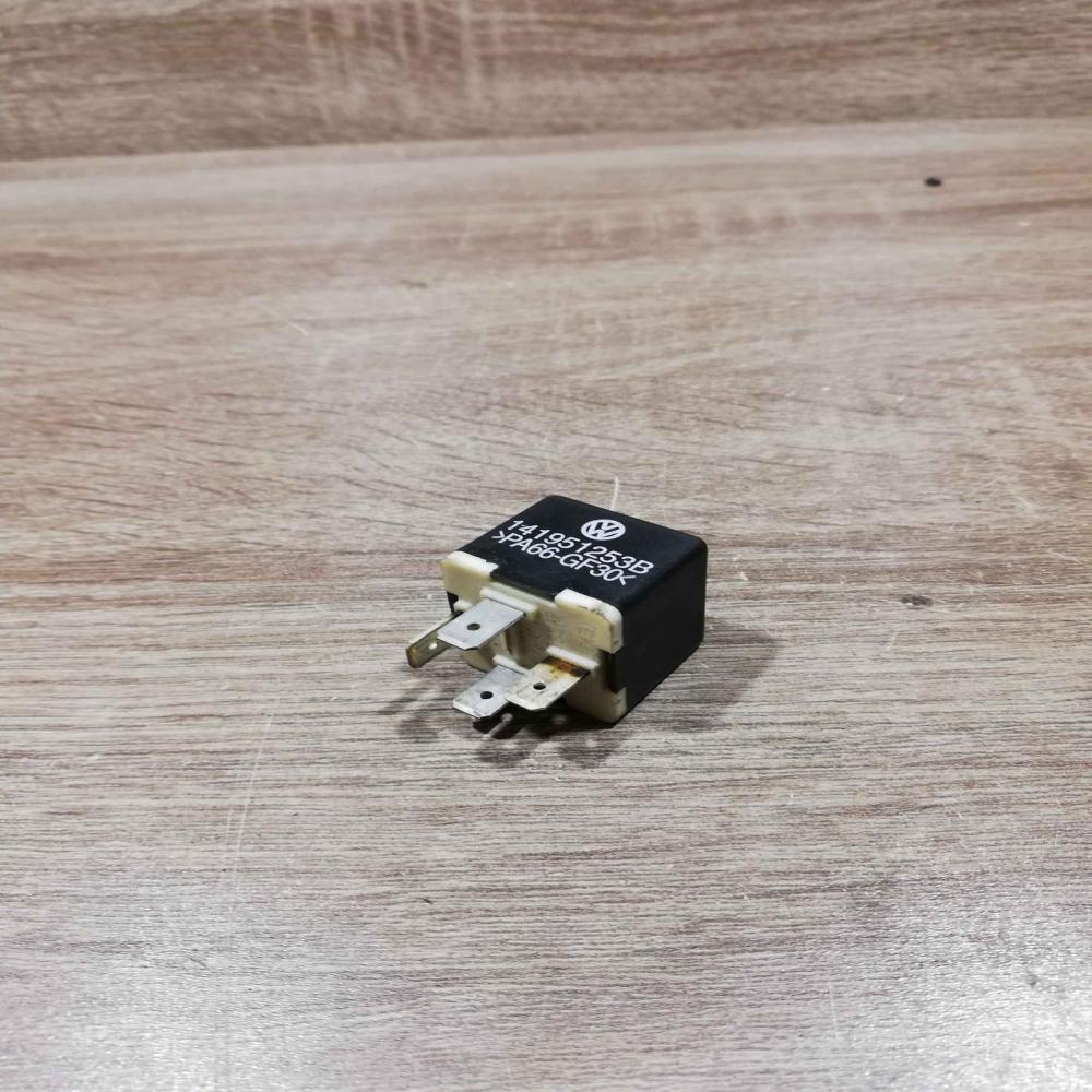 141951253b   Other relay Volkswagen PASSAT B5.5