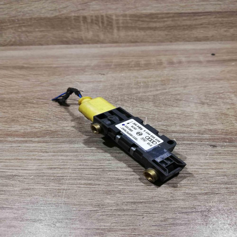 8e0959643a   Airbag deployment crash/impact sensor Volkswagen Sharan