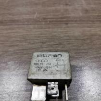 8d0951253 370  Other relay Audi A4 S4 B5 8D