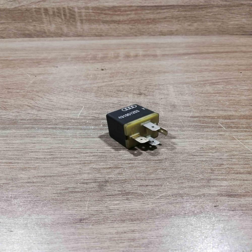 431951253h   Other relay Audi A6 S6 C5 4B